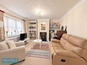 Sitting room- click for photo gallery
